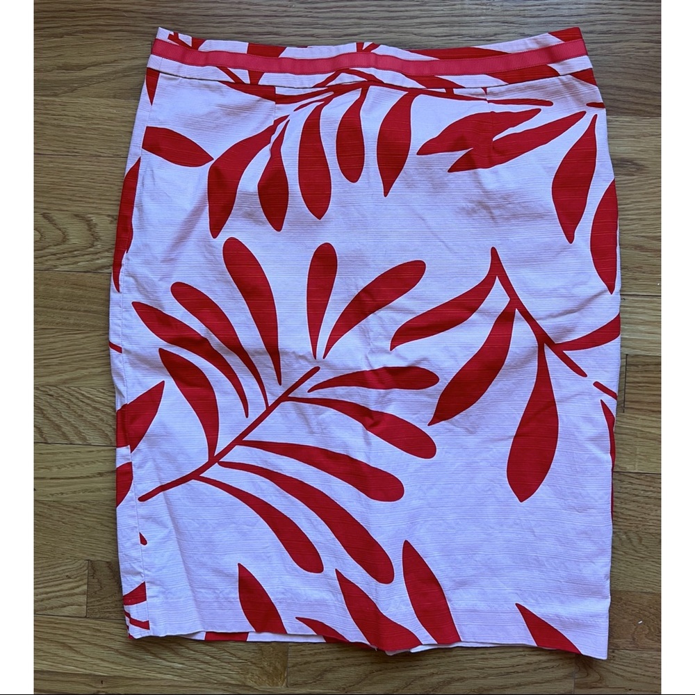 Boden pencil skirt in red and pink floral pattern, 12L